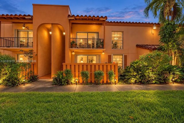 7110 Fairway Drive #l12, Miami Lakes