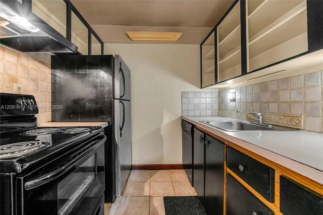 5 of 55 - 7110 Fairway Drive #l12, Miami Lakes, FL