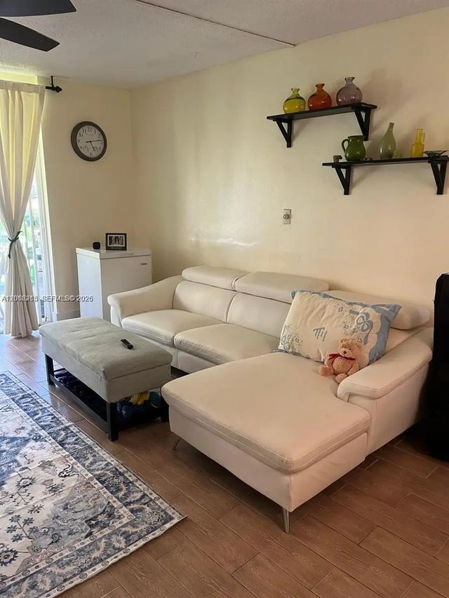 2 of 15 - 620 Ne 12th Avenue #107, Hallandale Beach, FL