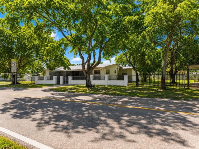 2 of 10 - 3445 Nw 191st Street, Miami Gardens, FL