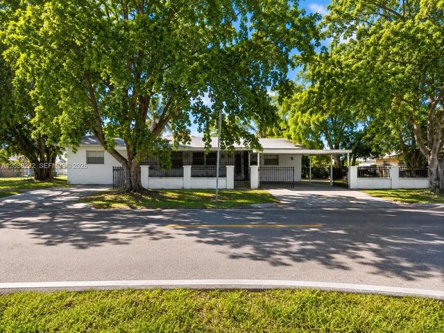 3 of 10 - 3445 Nw 191st Street, Miami Gardens, FL