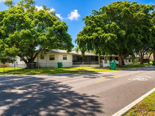 4 of 10 - 3445 Nw 191st Street, Miami Gardens, FL