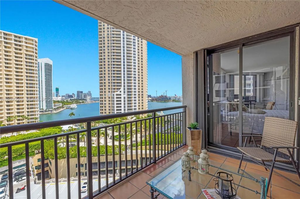 540 Brickell Key Drive #1514, Miami