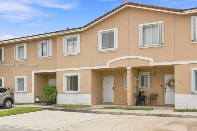 2 of 42 - 17561 Sw 140th Court, Miami, FL