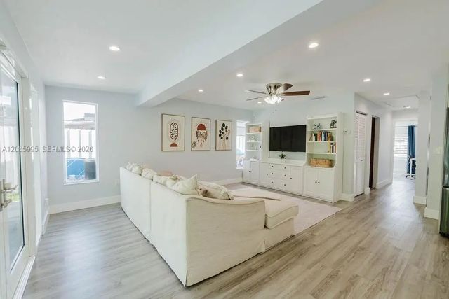 4 of 22 - 1732 Sw 103rd Place, Miami, FL