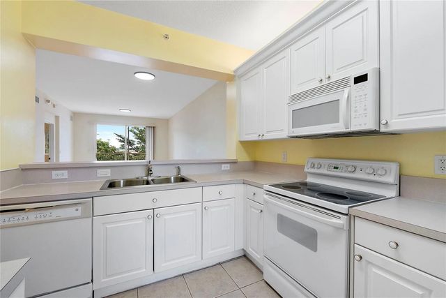 4 of 15 - 7765 Yardley Drive #403, Tamarac, FL