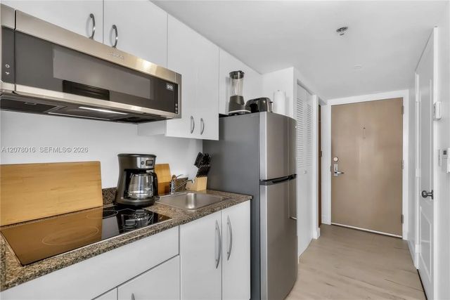 5 of 6 - 1200 Brickell Bay Drive #2510, Miami, FL