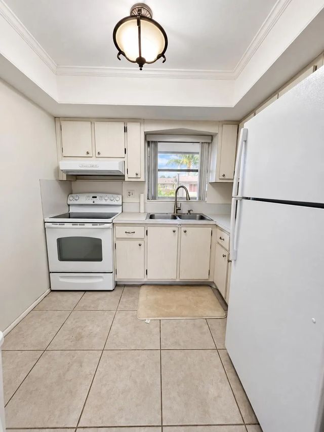 2 of 22 - 2845 Crosley Drive E #e, West Palm Beach, FL
