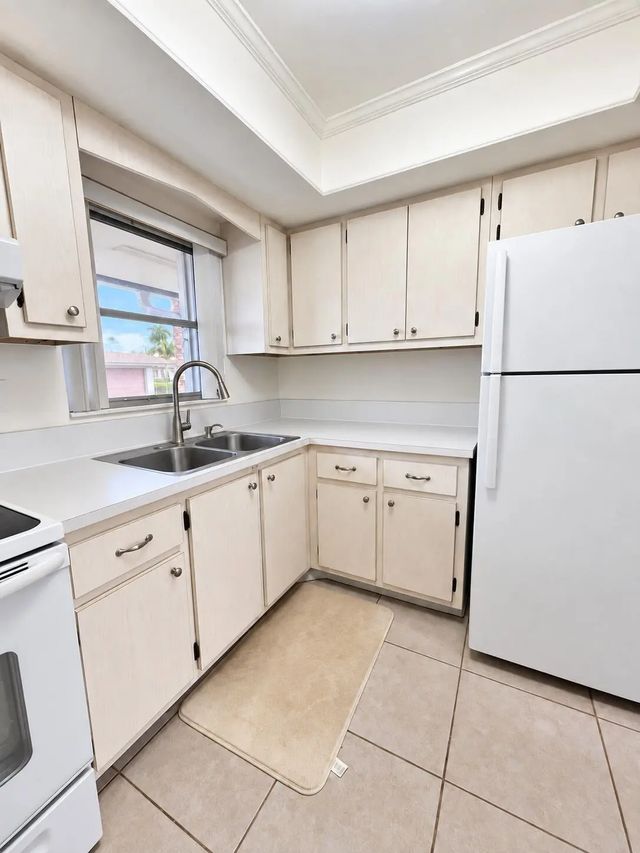 3 of 22 - 2845 Crosley Drive E #e, West Palm Beach, FL