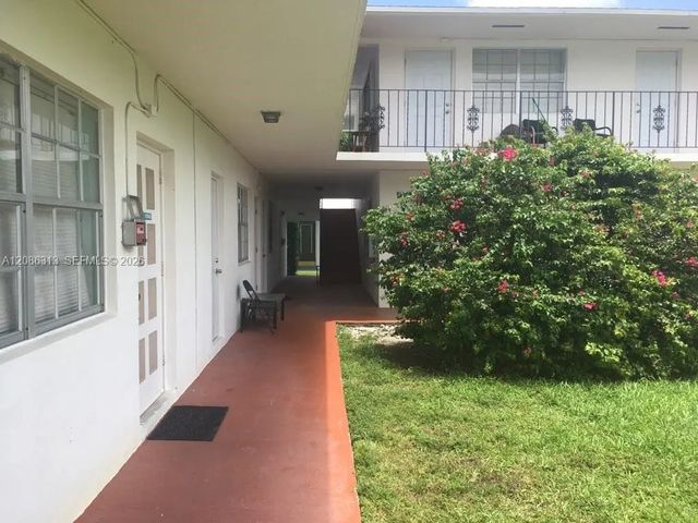 2 of 23 - 1825 Cleveland Street #5, Hollywood, FL