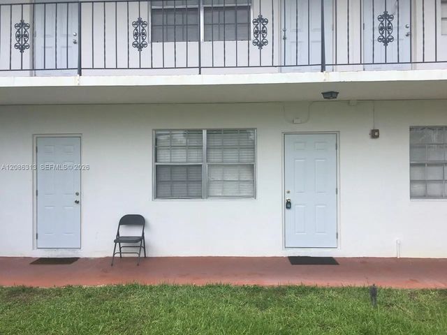 4 of 23 - 1825 Cleveland Street #5, Hollywood, FL