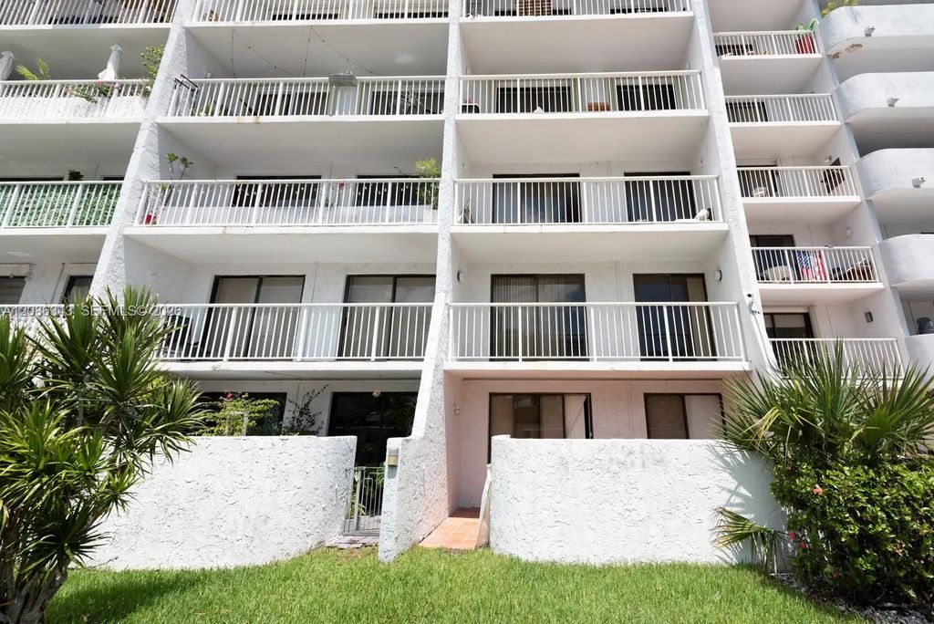 1650 Ne 115th Street #108, Miami