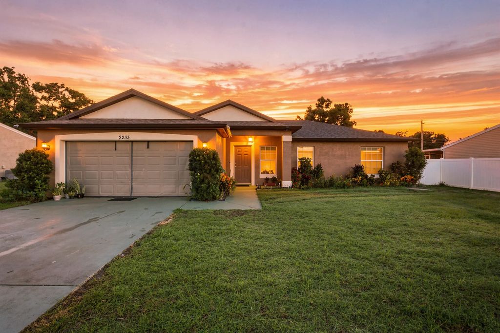 2233 Se West Blackwell Drive, Port St. Lucie