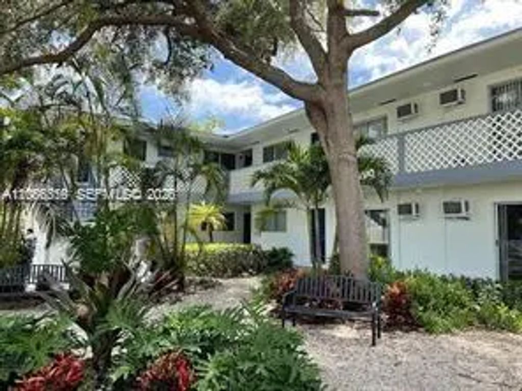 13025 Emerald Drive #252, North Miami