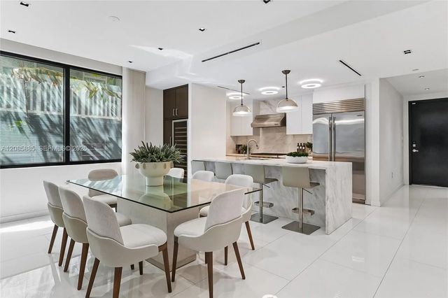 4 of 22 - 350 Meridian Avenue #201, Miami Beach, FL