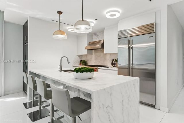 5 of 22 - 350 Meridian Avenue #201, Miami Beach, FL