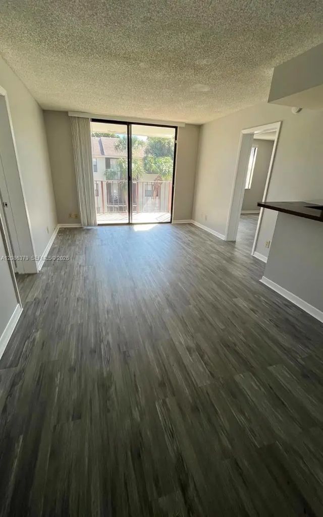 4 of 17 - 706 Executive Center Drive #34, West Palm Beach, FL
