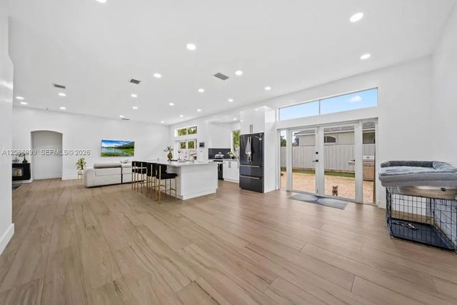 4 of 19 - 19174 Nw 23rd Place, Pembroke Pines, FL