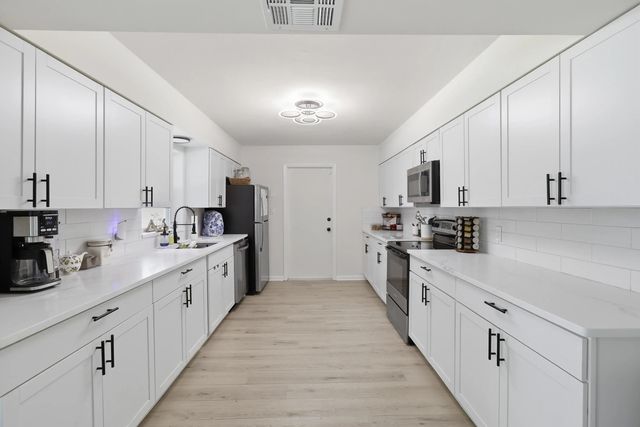 5 of 27 - 2657 Seneca Avenue, Fort Pierce, FL