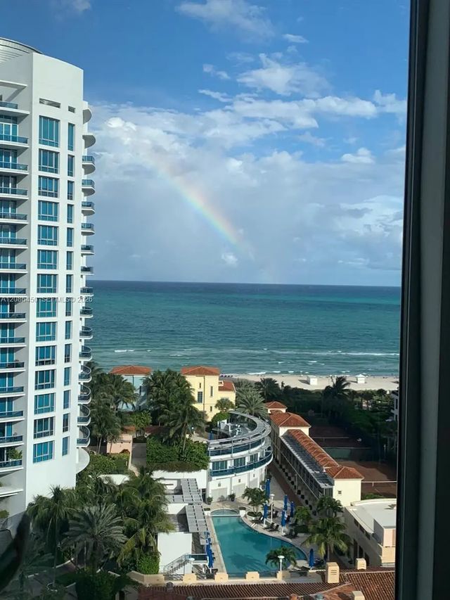 2 of 23 - 5900 Collins Avenue #1606, Miami Beach, FL