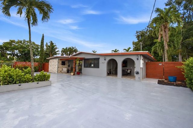4 of 65 - 2616 Ne 6th Avenue, Wilton Manors, FL