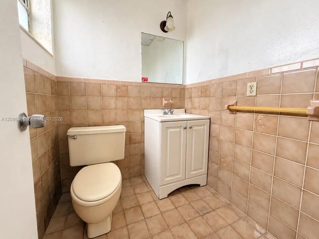 4 of 7 - 493 Nw 27th Avenue, Miami, FL