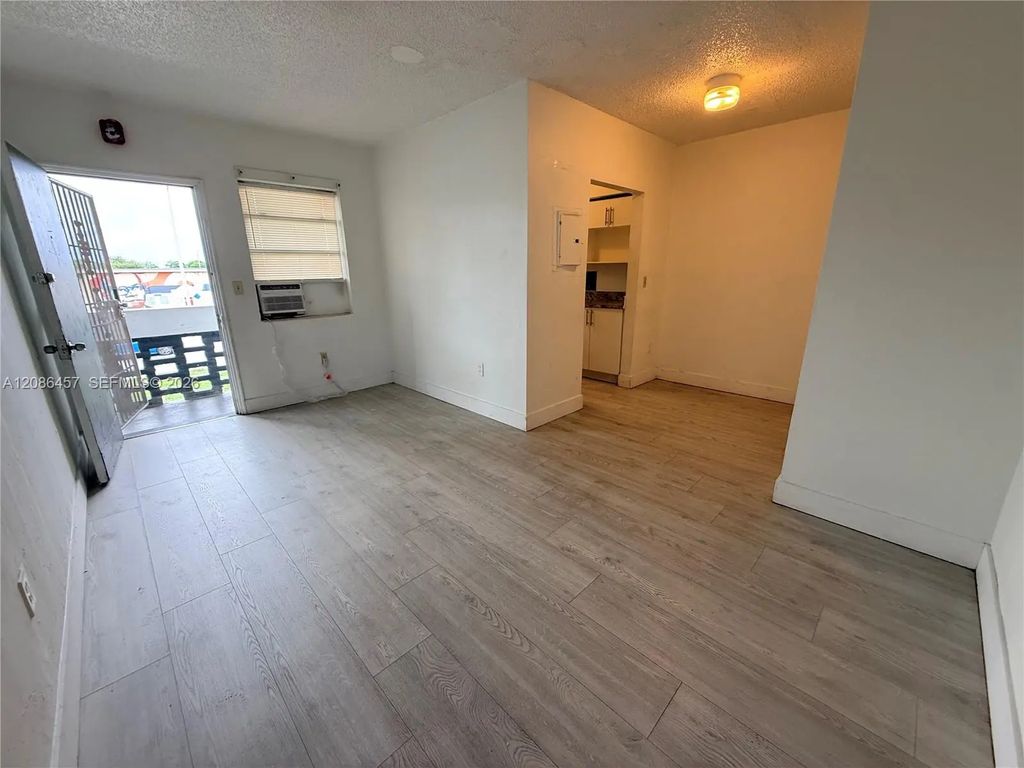 7155 Nw 17th Avenue #16, Miami