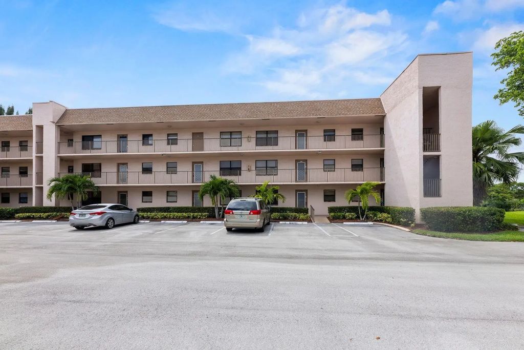 10442 Sunrise Lakes Boulevard #212, Sunrise