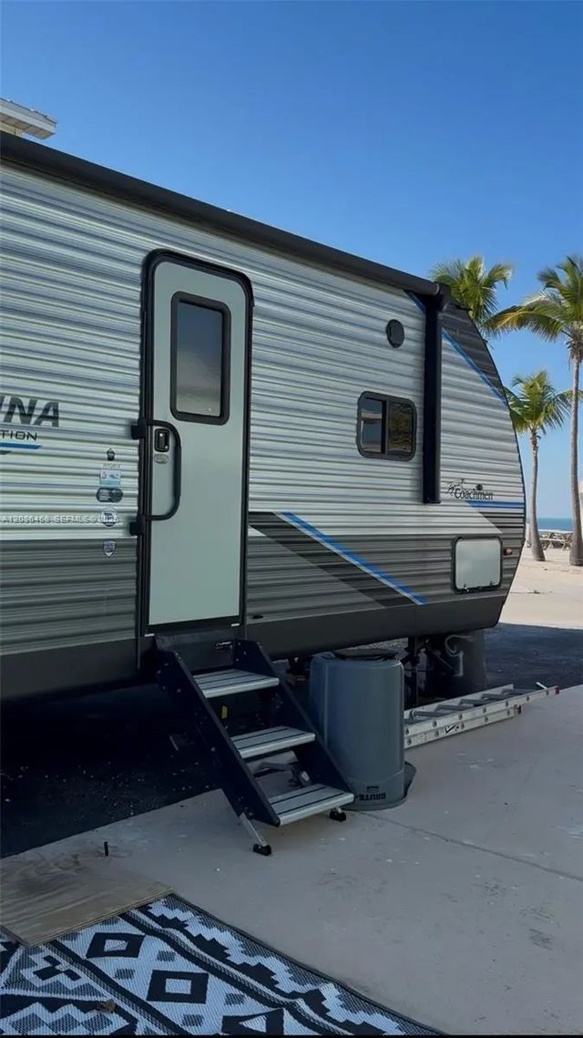 4 of 11 - 65821 Overseas Highway, Long Key, FL