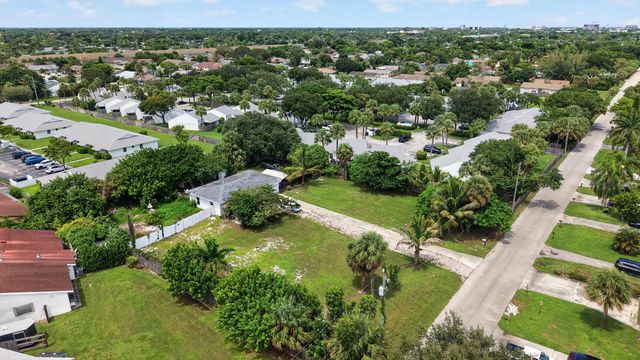 4 of 5 - 9179 Sunrise Drive, West Palm Beach, FL