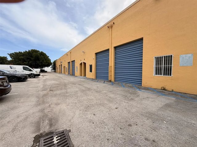3 of 17 - 8060 W 23rd Avenue #6, Hialeah, FL