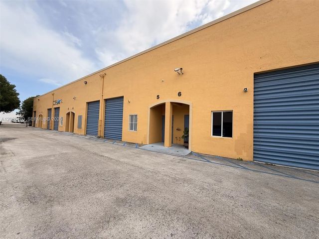 4 of 17 - 8060 W 23rd Avenue #6, Hialeah, FL