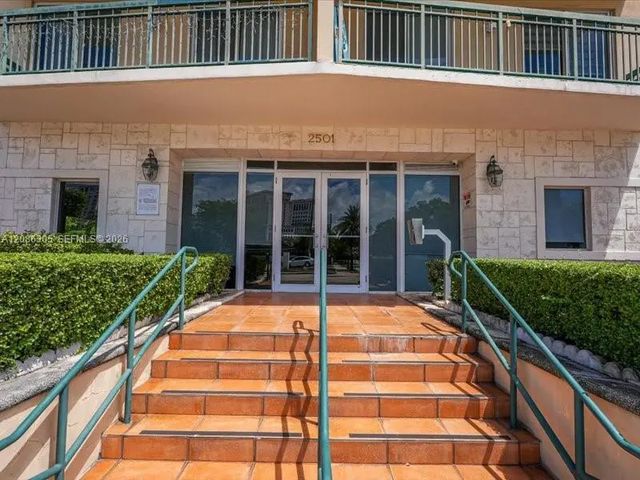 3 of 32 - 2501 Sw Douglas Road #202, Miami, FL