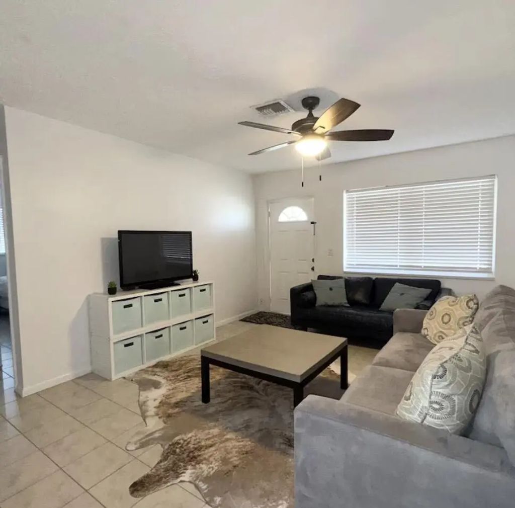 412 Ne Eller Street, Deerfield Beach