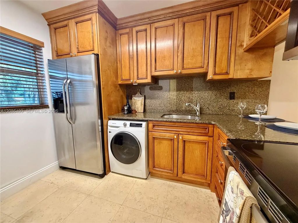 4600 Sw 67th Avenue #227, Miami