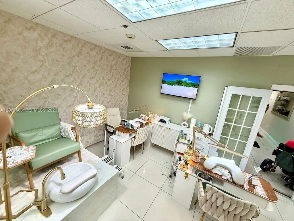 Salon Sale #suite For, Deerfield Beach