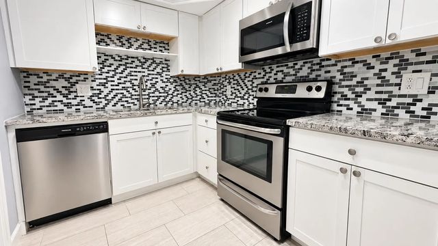 2 of 18 - 1950 N Andrews Avenue #d109, Wilton Manors, FL