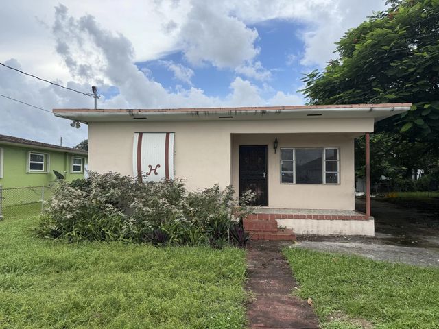 2 of 16 - 1628 Nw 154th Street, Miami Gardens, FL