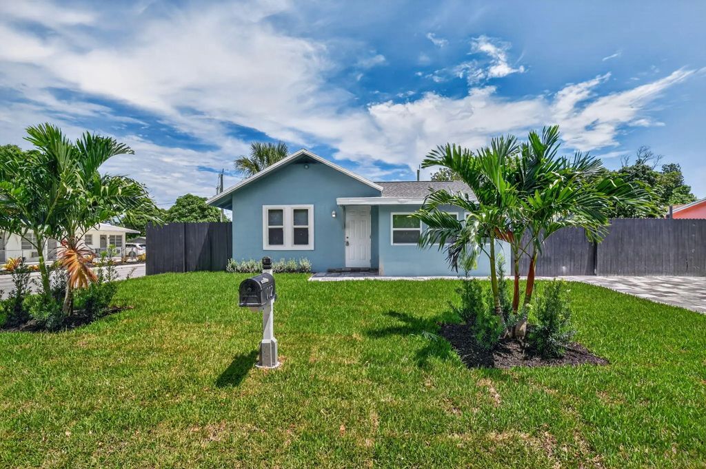 1002 S B Street, Lake Worth Beach