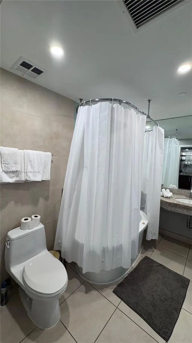 3 of 5 - 1036 Ocean Drive #b205, Miami Beach, FL