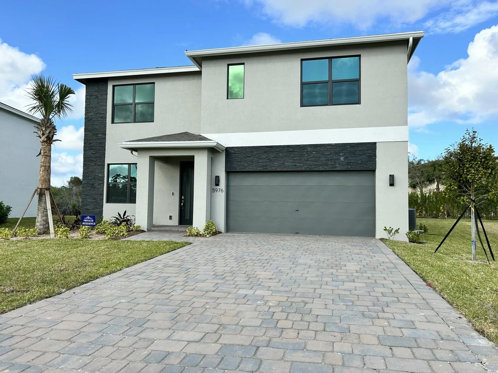 5976 Se Sky Blue Circle, Stuart