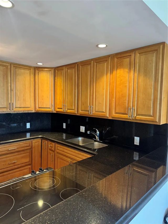5 of 17 - 20379 W Country Club Drive #1937, Aventura, FL