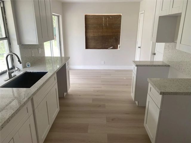 5 of 11 - 5010 Nw 22nd Street, Lauderhill, FL