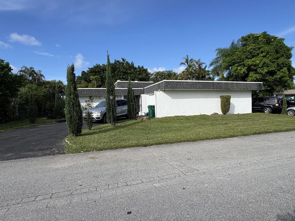 5603 White Cedar Lane, Tamarac