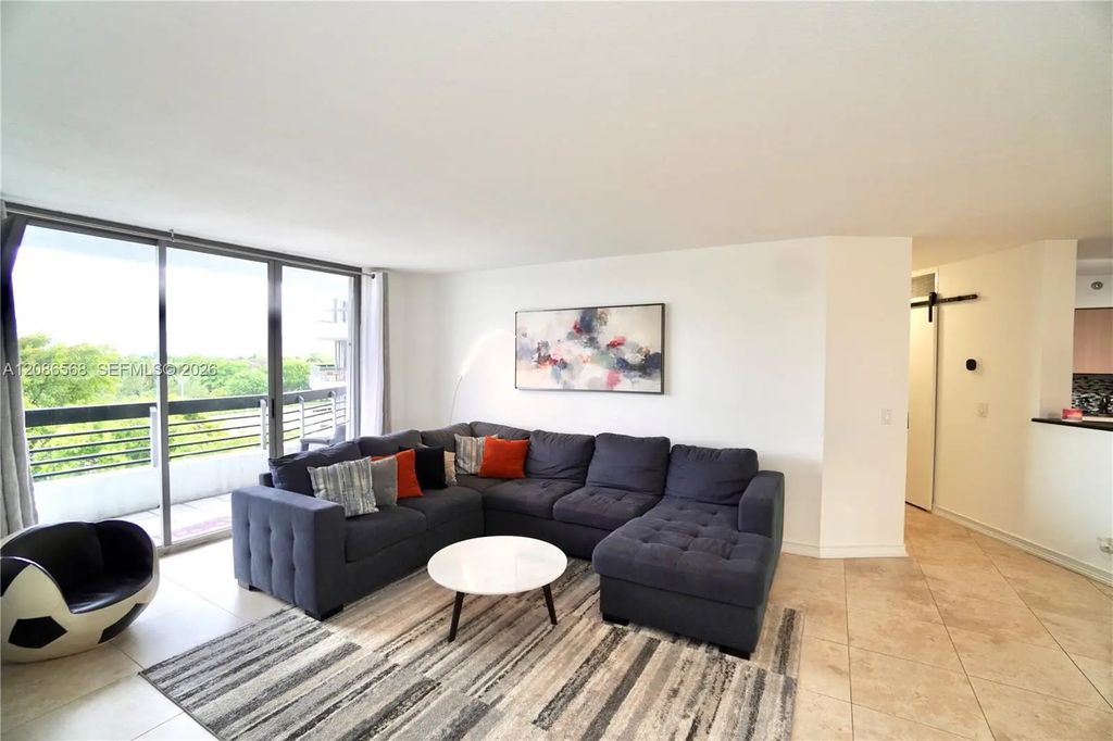 3400 Ne 192nd Street #606, Aventura