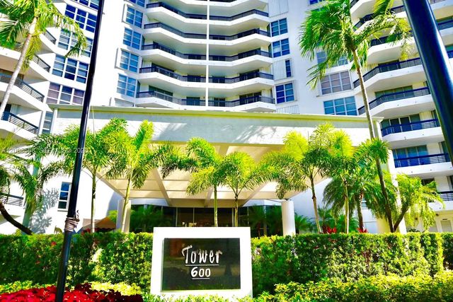 2 of 18 - 3400 Ne 192nd Street #606, Aventura, FL