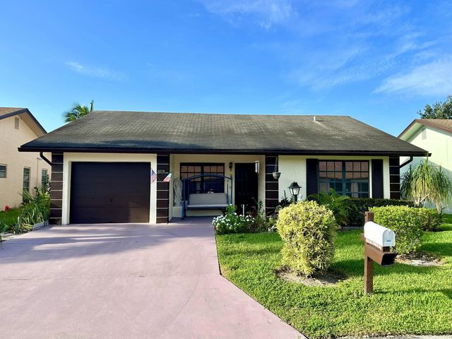 6273 Tall Cypress Circle, Greenacres