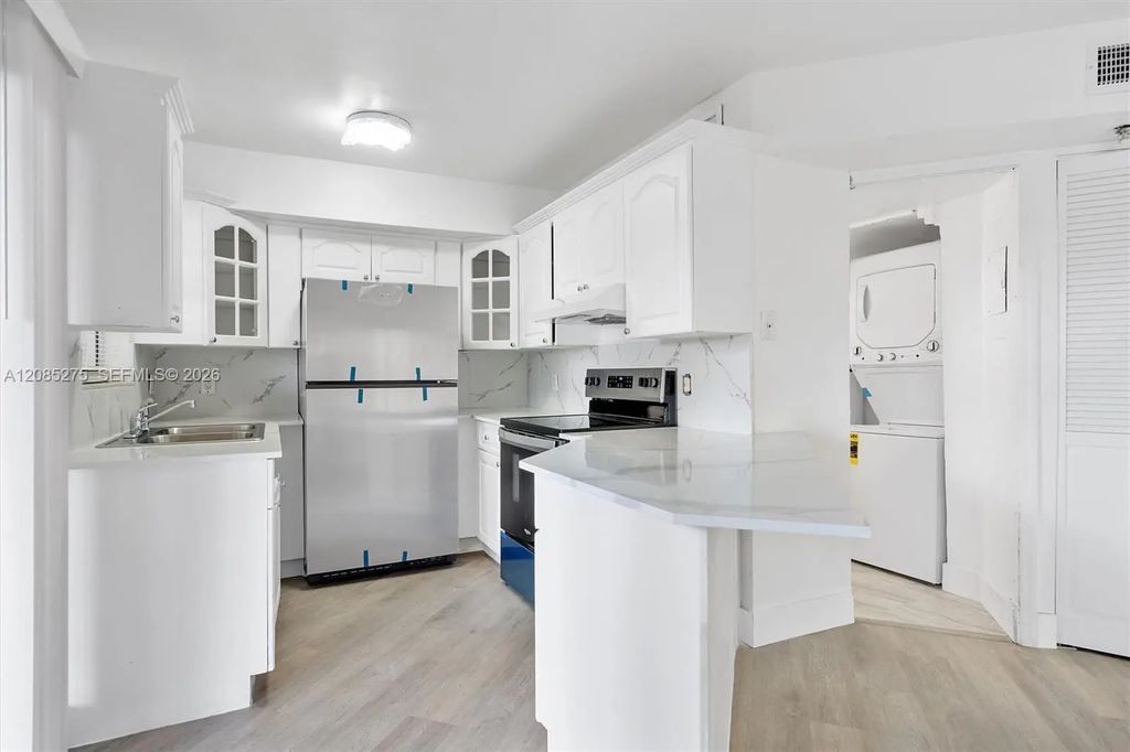 5796 W 26th Avenue #205, Hialeah
