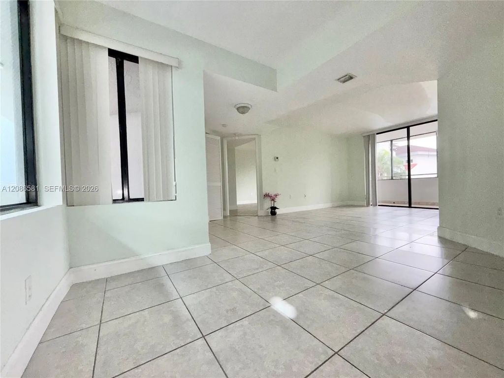 8205 Sw 152nd Avenue #f-310, Miami