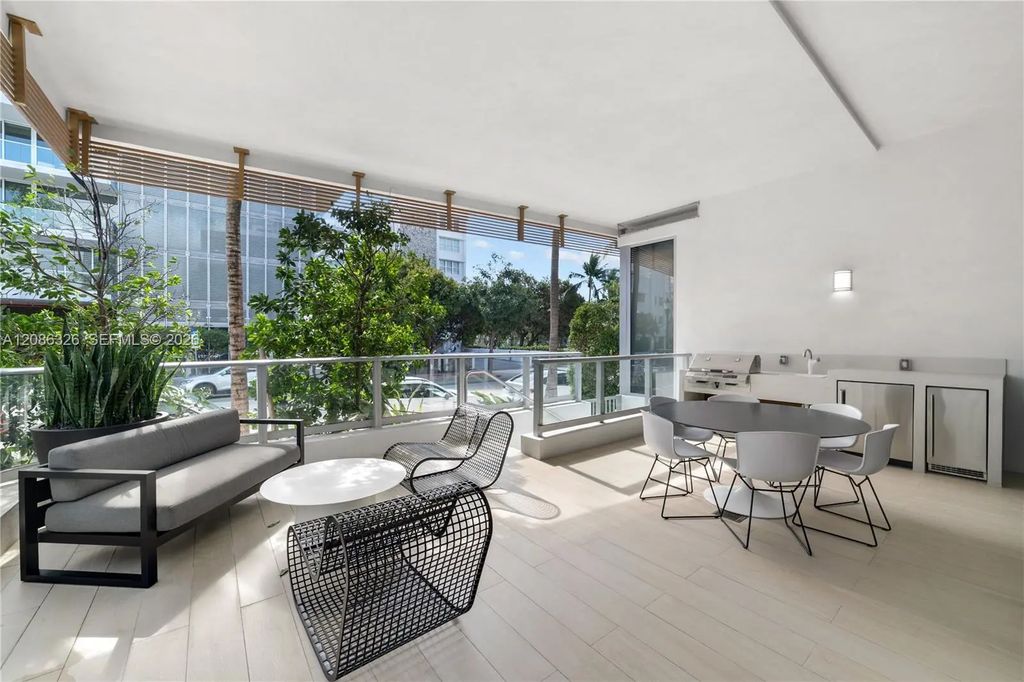 304 Ocean Drive #102, Miami Beach